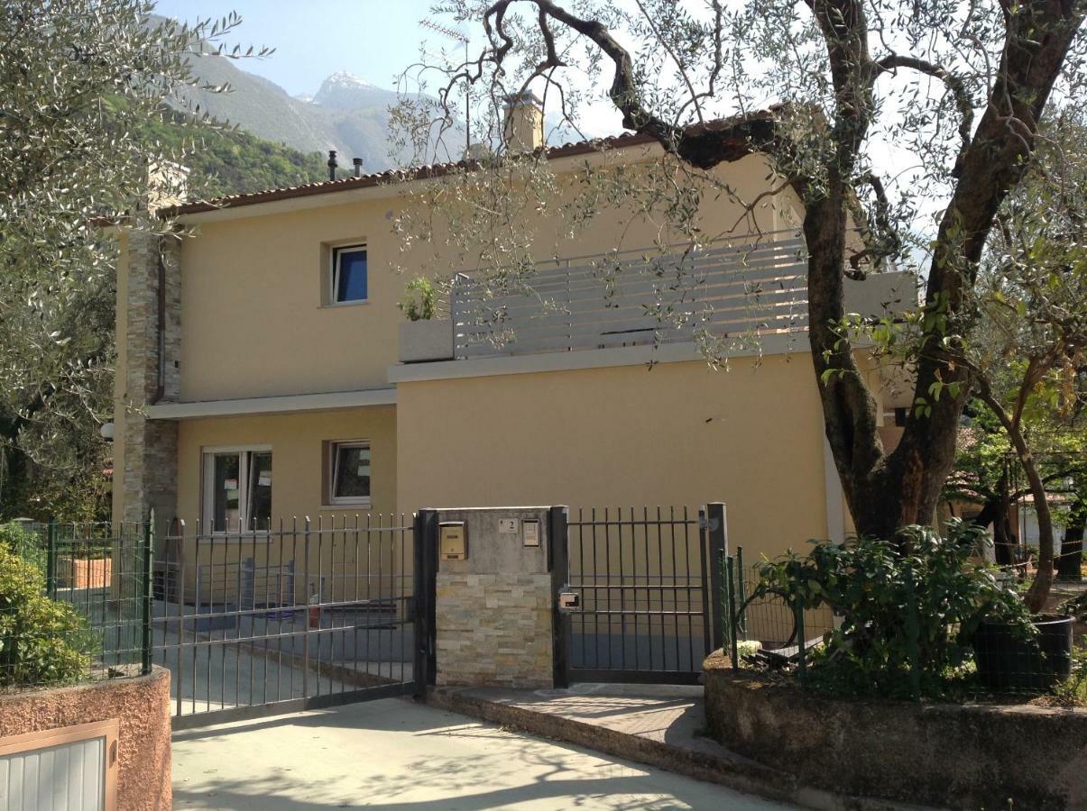 Casa Mario & Laura Ferienwohnungen Free Wi-Fi Parking มัลเชซิเน ภายนอก รูปภาพ